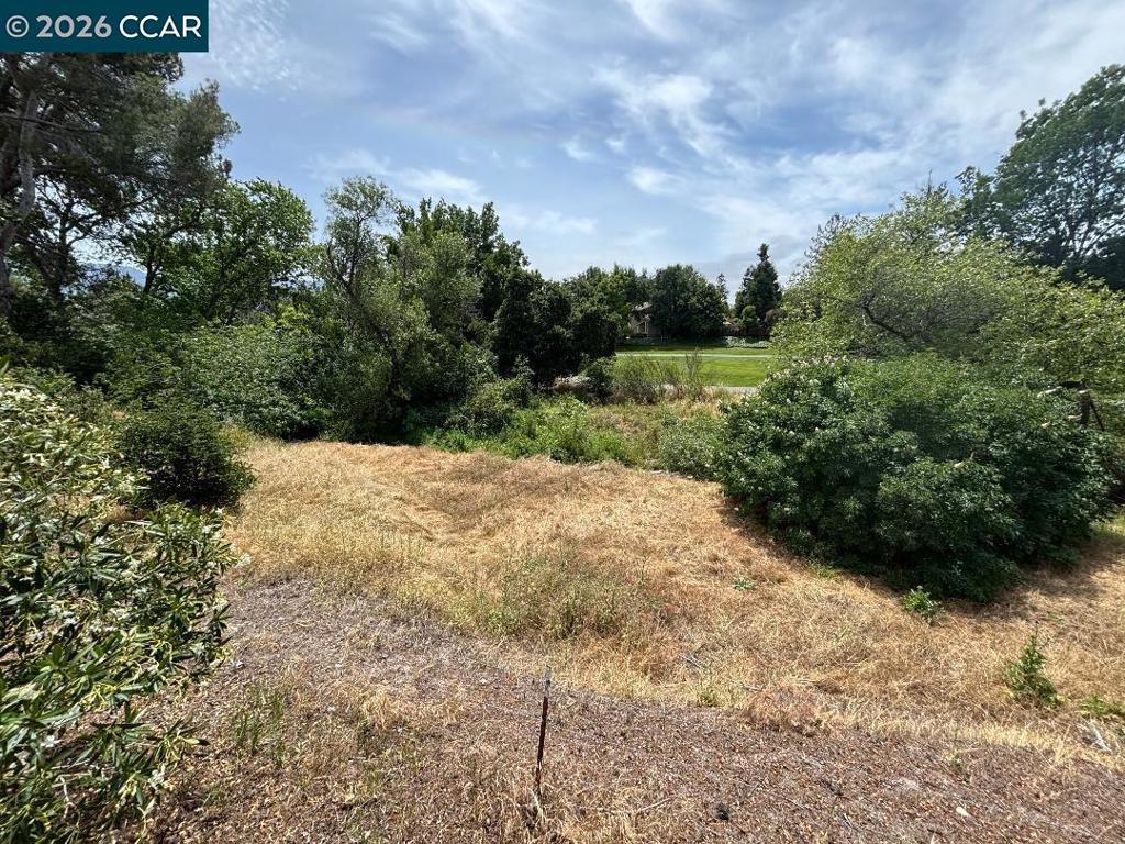 Condominium for sale at 5460 Concord Blvd B7, Concord, CA featuring 1 bed and 1 bath