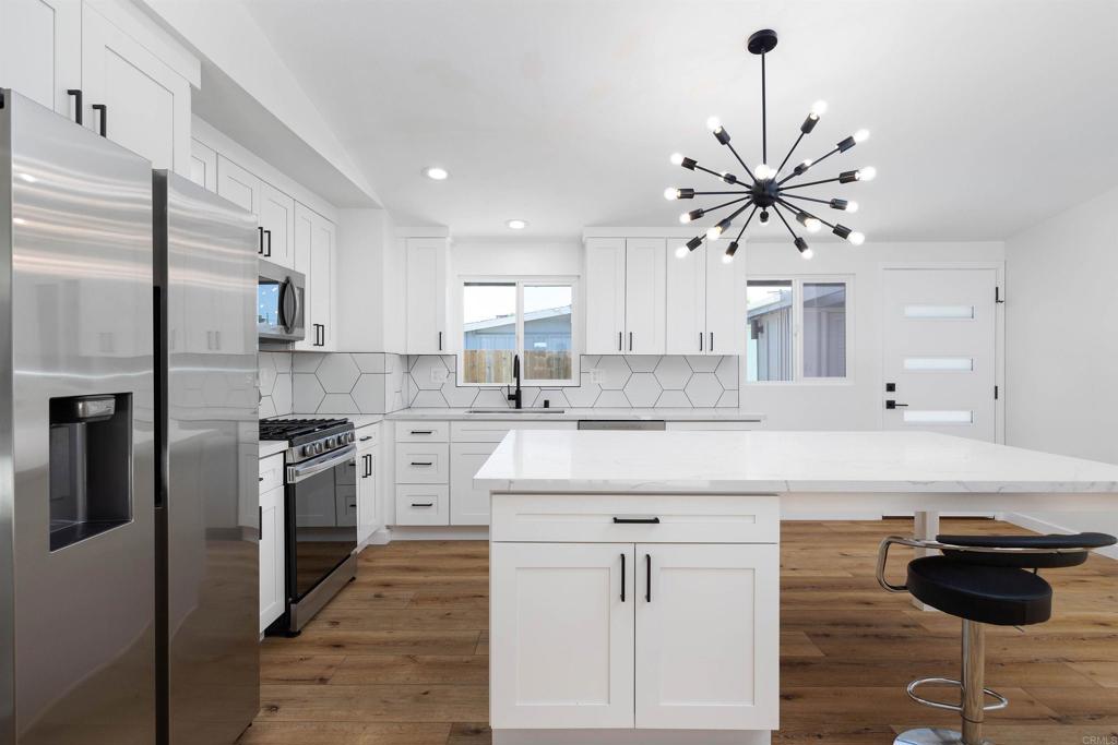 Residential Lease for rent at 6265 Lake Alamor Avenue, San Diego, San Diego County CA featuring 3 beds and 2 baths