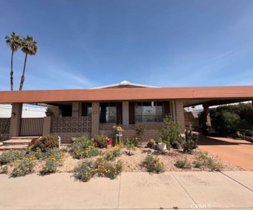 Residential Lease for rent at 1018 San Nicolas Street, Hemet, Riverside CA featuring 2 beds and 2 baths