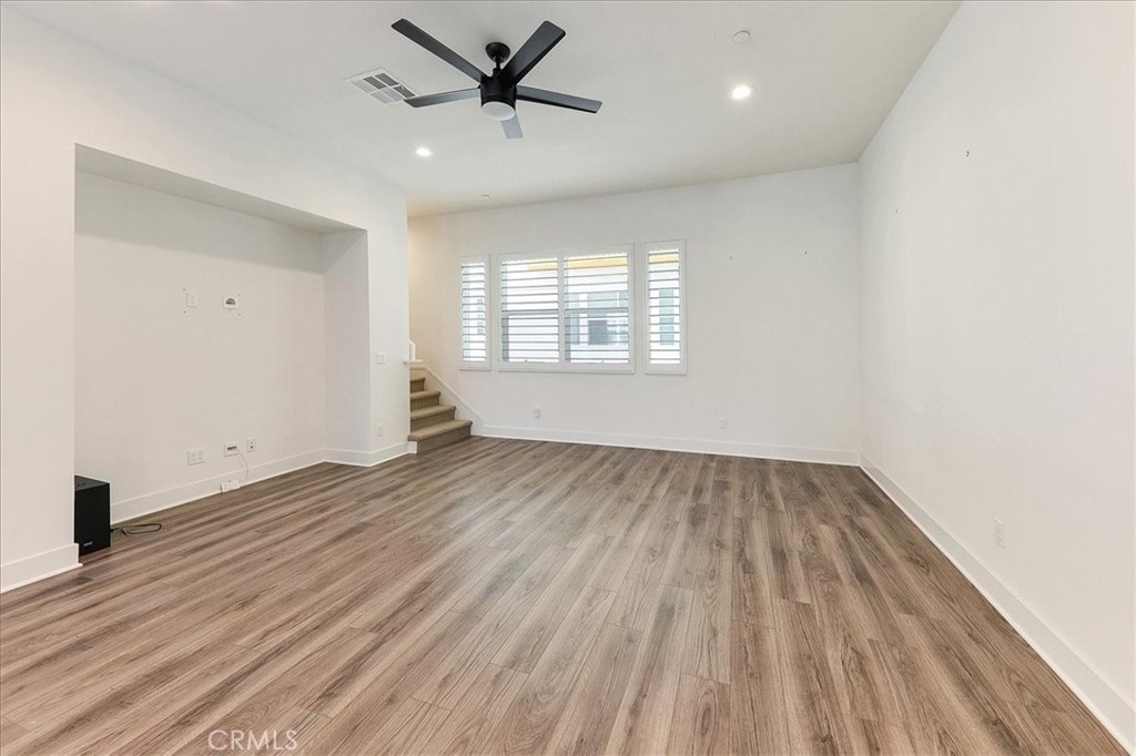 Residential Lease for rent at 987 E Mason Lane 129, Anaheim CA featuring 3 beds and 3 baths