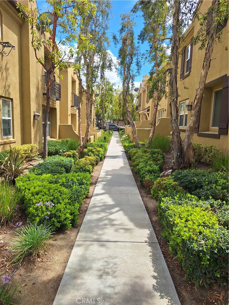 Residential Lease for rent at 28410 Socorro, Murrieta CA featuring 3 beds and 3 baths
