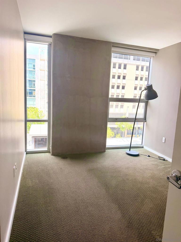 Residential Lease for rent at 321 10Th Ave #502, San Diego CA featuring 2 beds and 2 baths