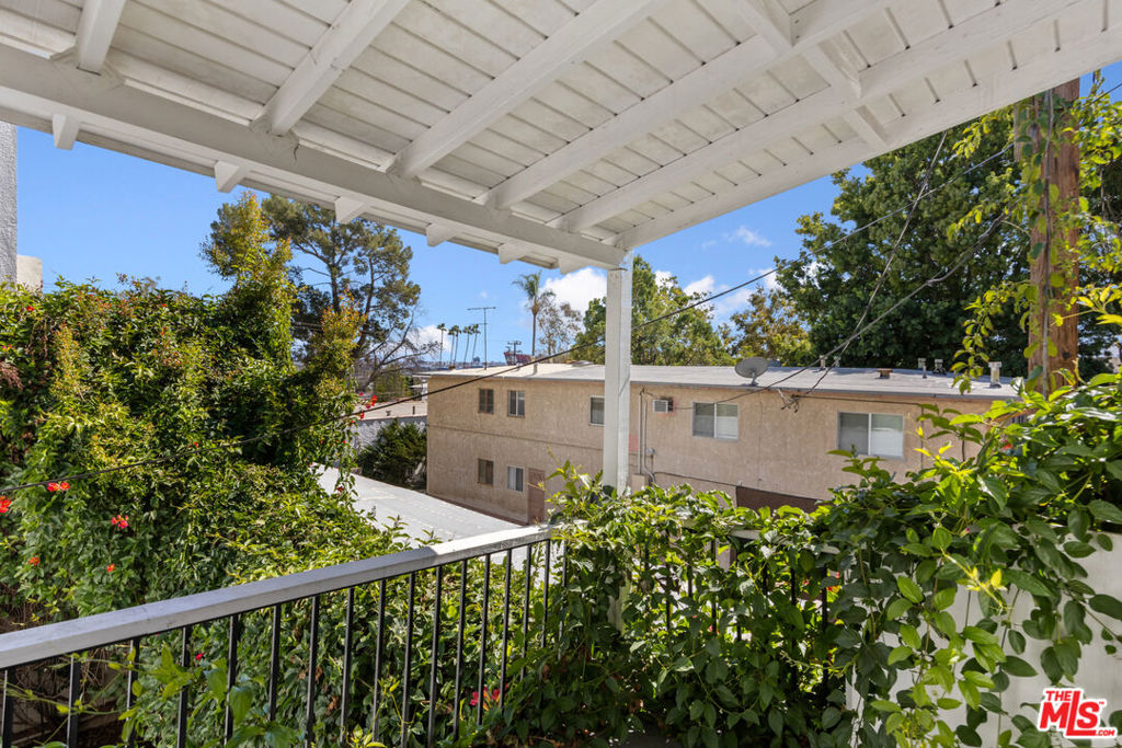 Residential Lease for rent at 9016 1/2 Harratt Street, West Hollywood CA featuring 1 bed and 1 bath