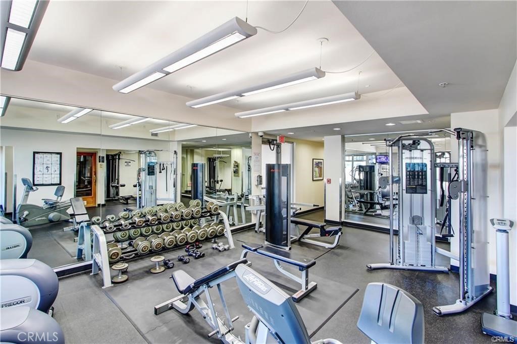 Residential Lease for rent at 488 E Ocean Boulevard 404, Long Beach CA featuring 1 bed and 1 bath