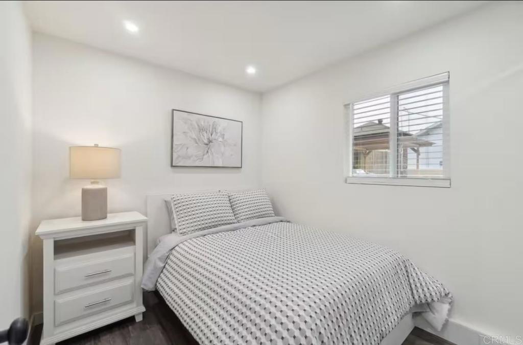 Residential Lease for rent at 2032 Kearney Ave, San Diego, San Diego County CA featuring 3 beds and 1 bath