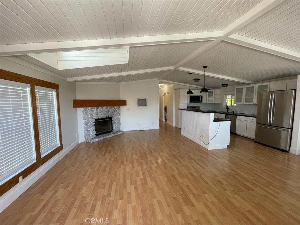 Residential Lease for rent at 24-21851 Newland 24, Huntington Beach CA featuring 3 beds and 2 baths