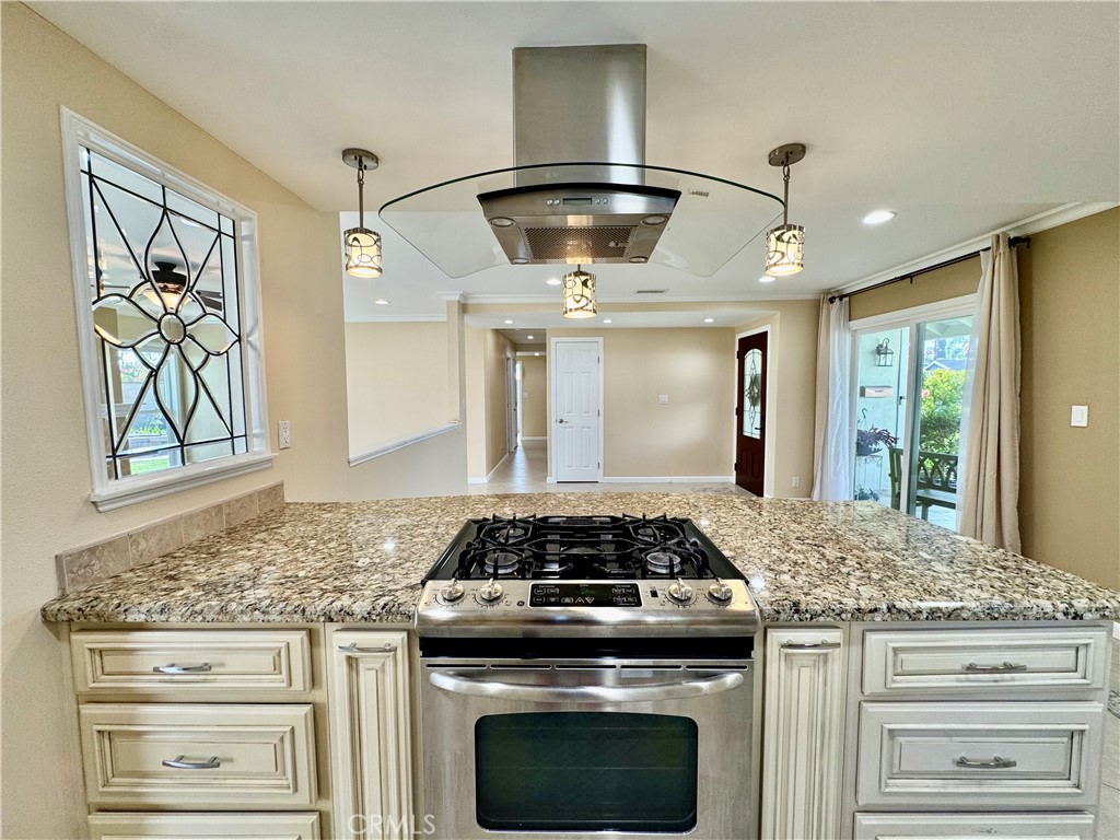 Residential Lease for rent at 18572 Avolinda, Yorba Linda CA featuring 3 beds and 2 baths