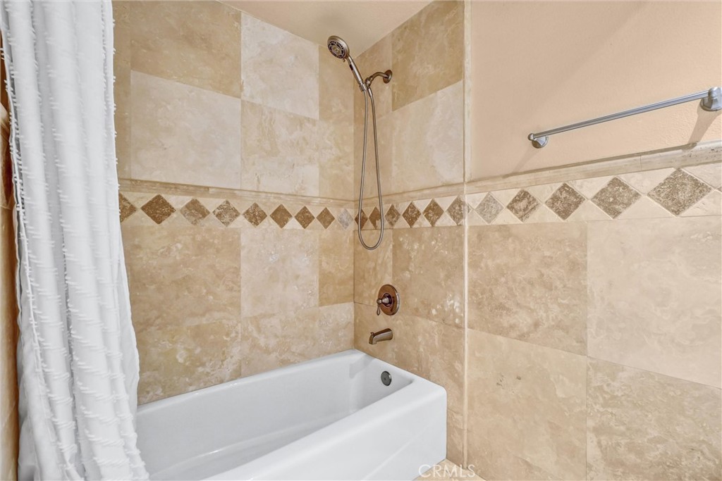 Residential Lease for rent at 27131 S Ridge, Mission Viejo CA featuring 3 beds and 4 baths