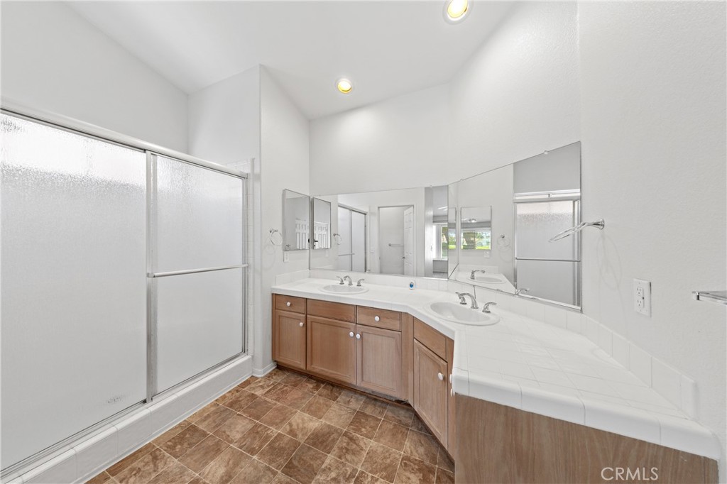 Residential Lease for rent at 2971 Peach Tree Street, Hemet CA featuring 3 beds and 2 baths