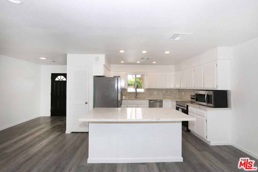 Residential Lease for rent at 76983 California Drive, Palm Desert CA featuring 2 beds and 2 baths