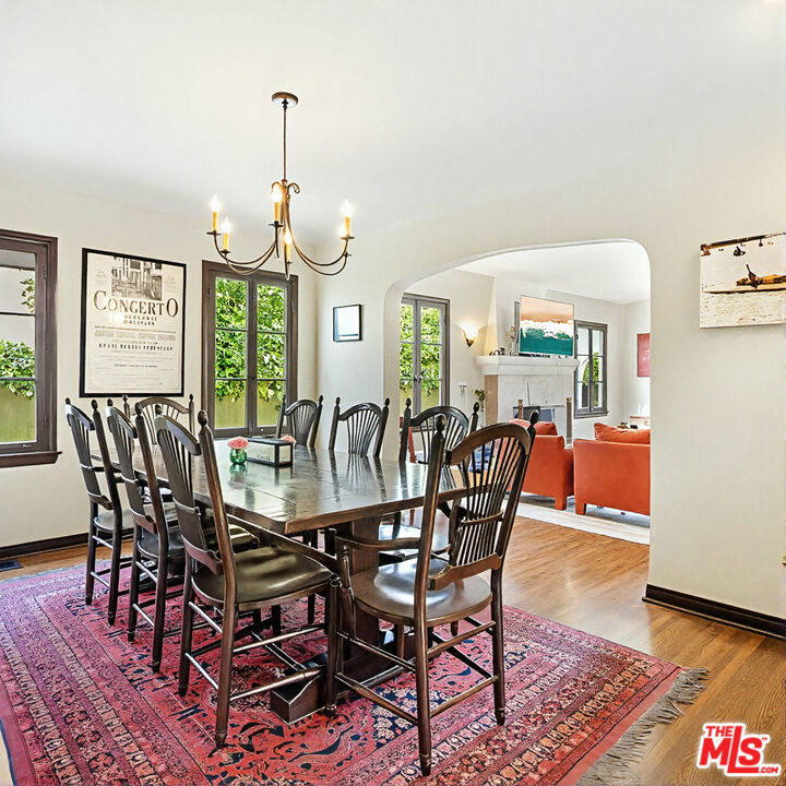Residential Lease for rent at 2317 Pearl Street, Santa Monica, Los Angeles County, CA featuring 2 beds and 2 baths
