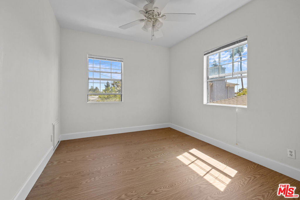 Residential Lease for rent at 2528 1/2 Military Avenue, Los Angeles, Los Angeles County, CA featuring 2 beds and 1 bath