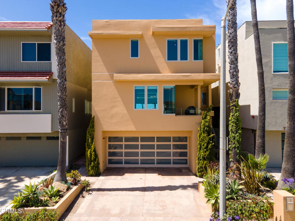 Residential Lease for rent at 791 Mandalay Beach Road, Oxnard CA featuring 3 beds and 3 baths
