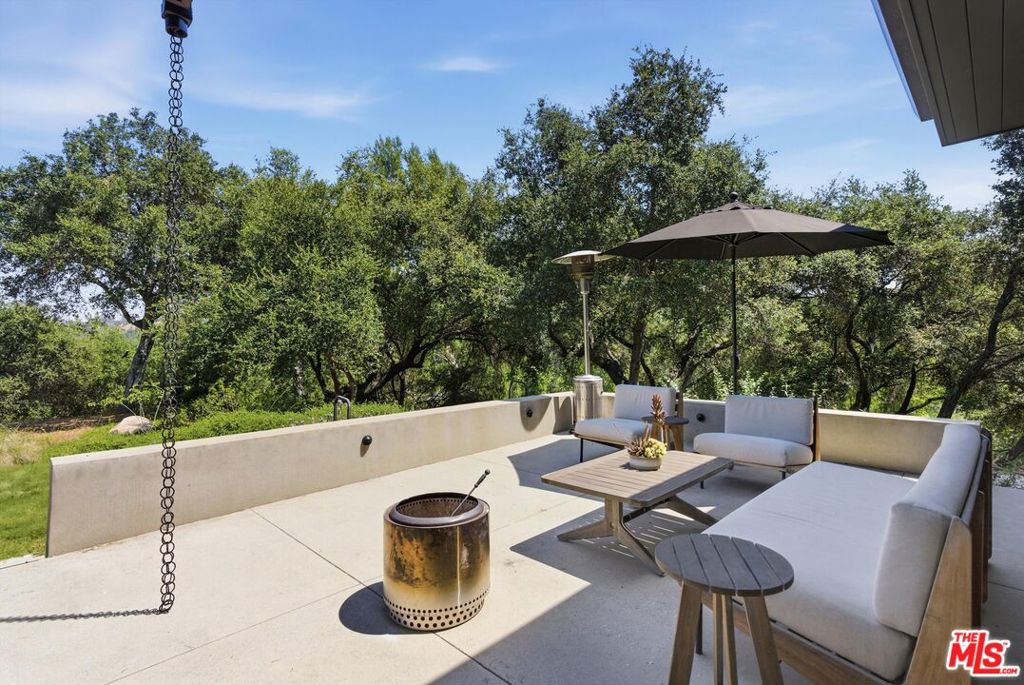 Residential Lease for rent at 3860 Madison Road, La Canada Flintridge, Los Angeles County, CA featuring 3 beds and 4 baths