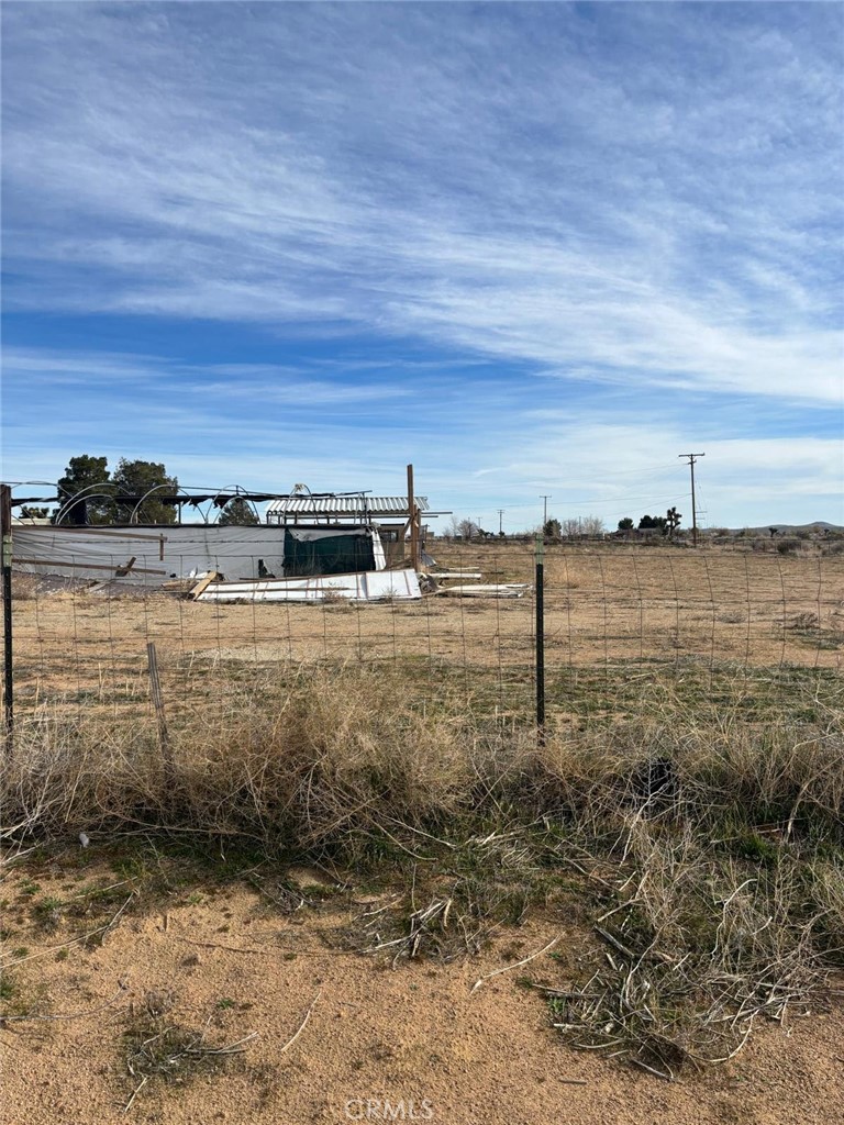 Residential for sale at 265 E Balboa, Mojave, Kern CA featuring 2 beds and 1 bath