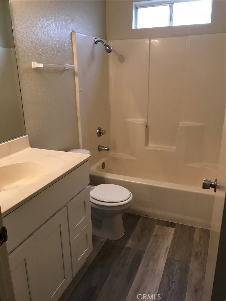 Residential Lease for rent at 2129 Woodberry Ave 4, Hemet CA featuring 2 beds and 1 bath