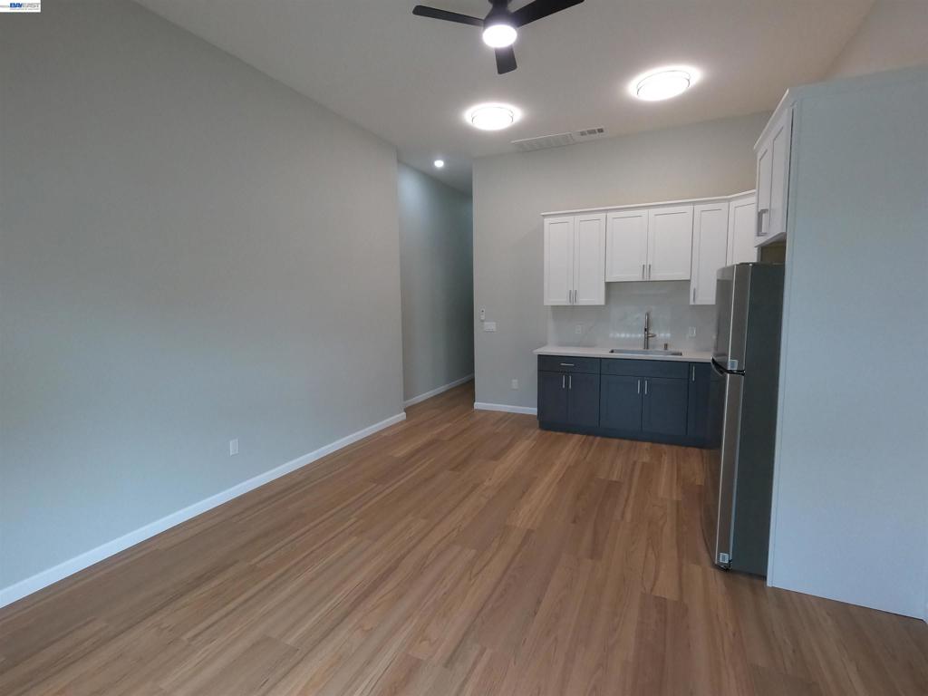 Residential Lease for rent at 720 Foothill Blvd, Oakland CA featuring 2 beds and 1 bath