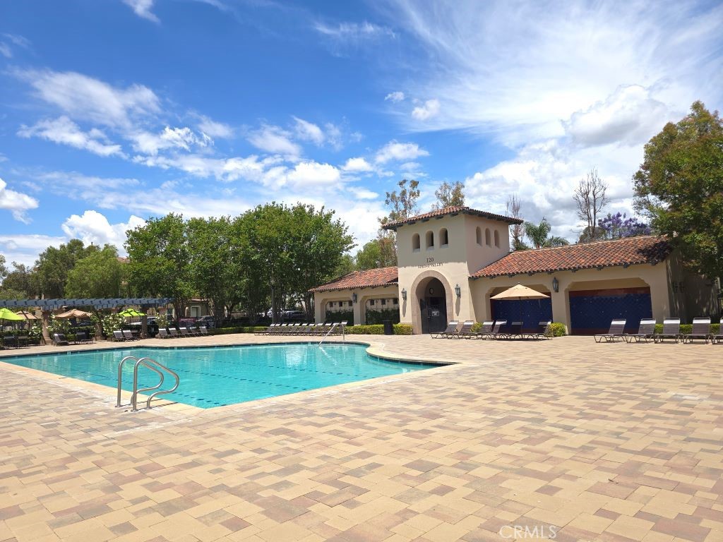 Residential Lease for rent at 241 Lockford, Irvine CA featuring 2 beds and 2 baths