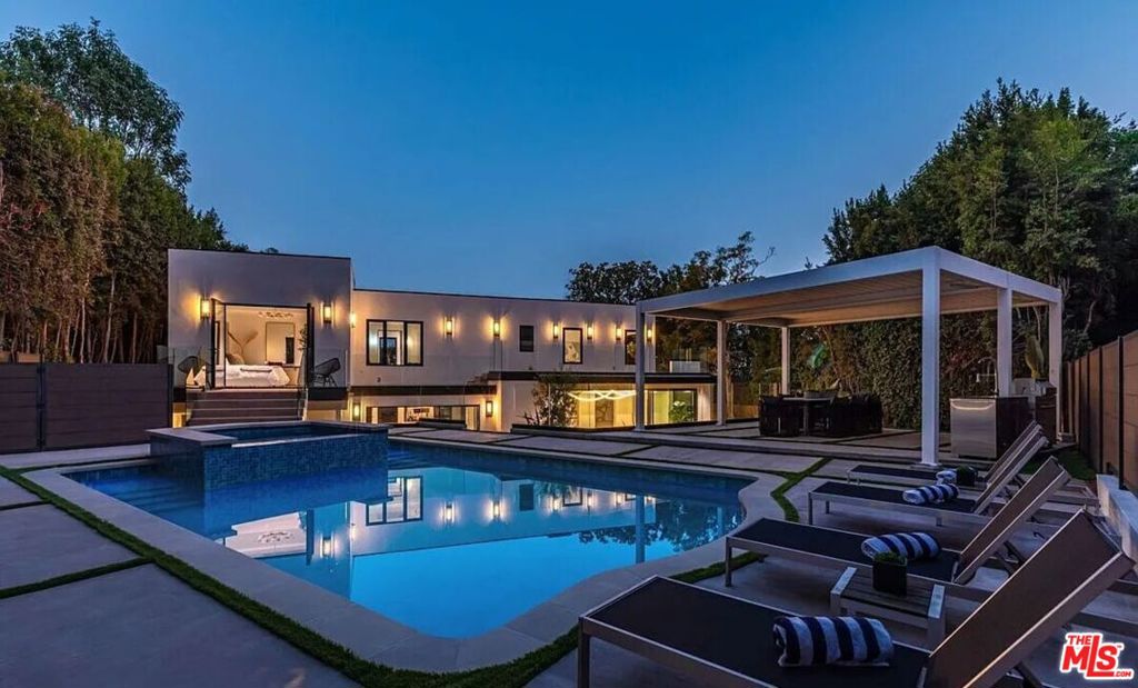 Residential Lease for rent at 1271 Sunset Plaza Drive, Los Angeles CA featuring 4 beds and 5 baths