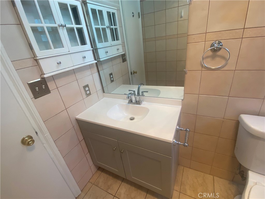 Residential Lease for rent at 25276 Barton Road 1, Loma Linda CA featuring 1 bed and 1 bath