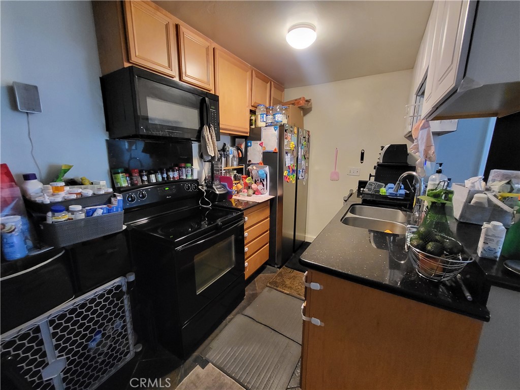 Condominium for sale at 5500 Ackerfield 304, Long Beach, CA featuring 1 bed and 1 bath