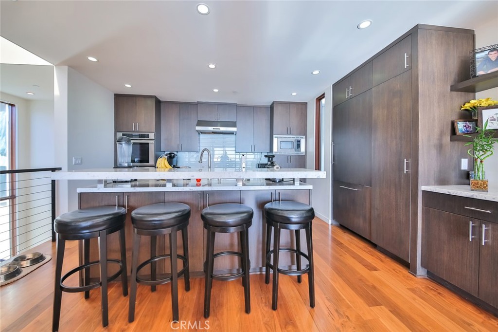 Residential Lease for rent at 104 Manhattan Avenue, Manhattan Beach CA featuring 4 beds and 4 baths