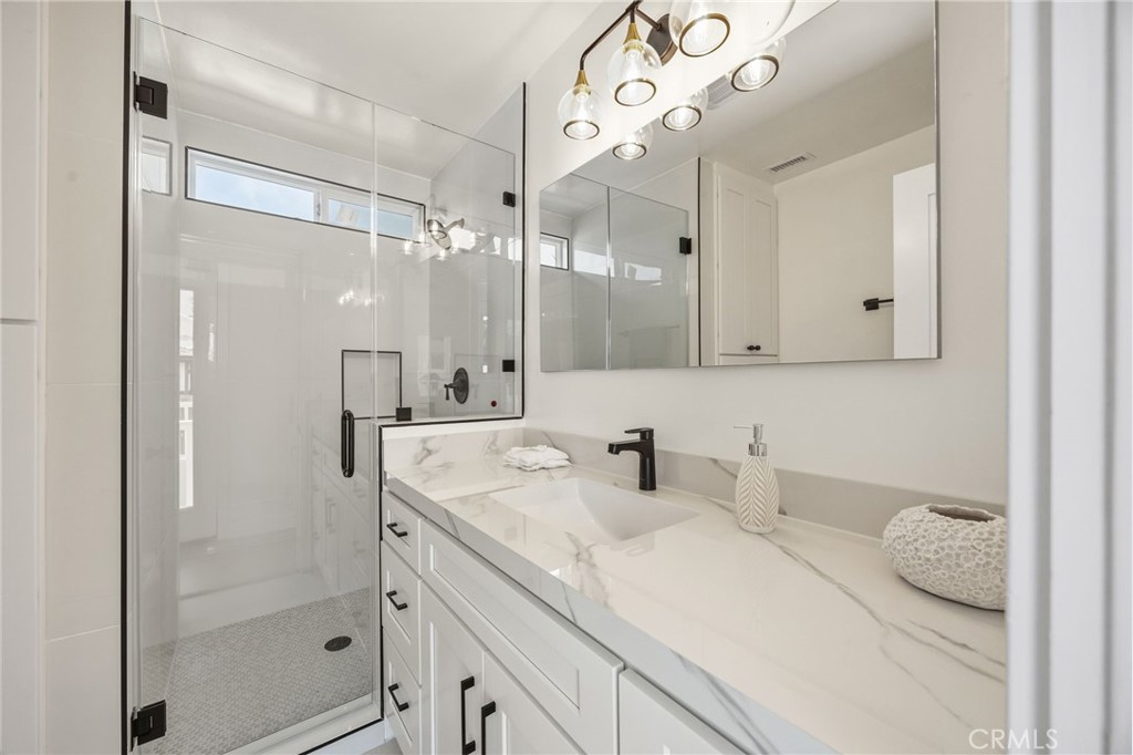 Residential for sale at 2916 Vaquero, Los Angeles CA featuring 3 beds and 2 baths