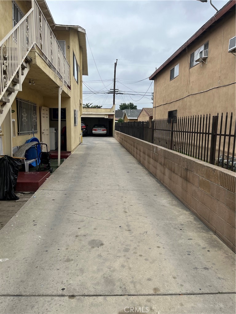 Residential Lease for rent at 3546 Beechwood, Lynwood CA featuring 2 beds and 1 bath