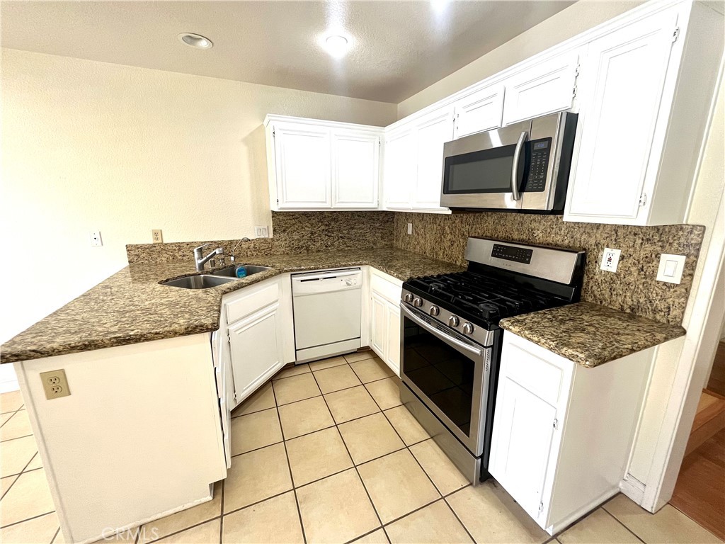 Residential Lease for rent at 7619 Haven Avenue B, Rancho Cucamonga CA featuring 3 beds and 3 baths