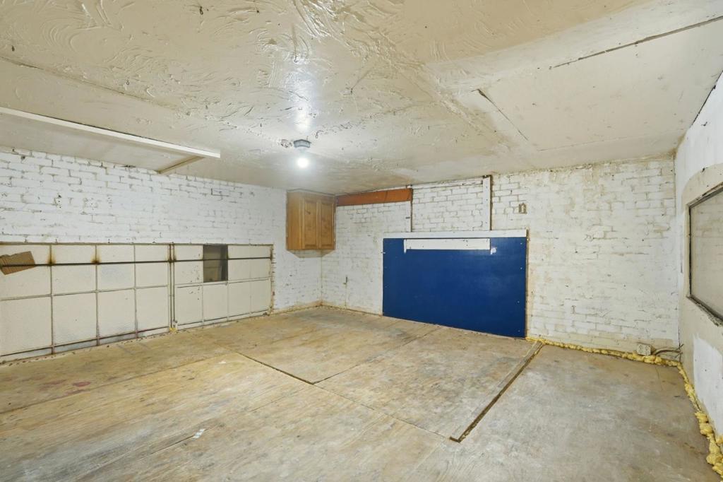 Residential Lease for rent at 1000 Chanslor Avenue, Richmond CA featuring 1 bed and 2 baths