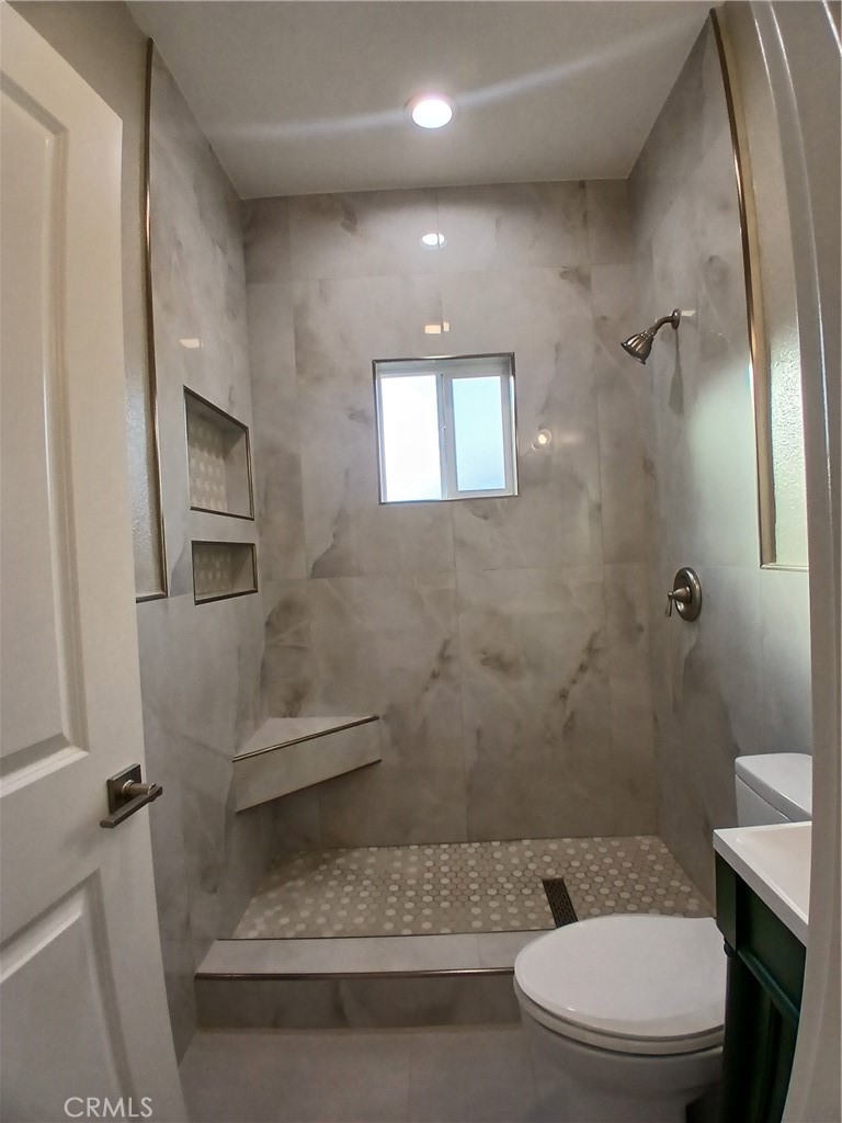 Residential Lease for rent at 1133 N Earl Place B, Anaheim CA featuring 2 beds and 2 baths