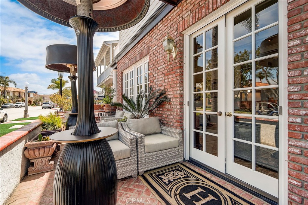 Residential Lease for rent at 2025 E Balboa, Newport Beach CA featuring 4 beds and 4 baths