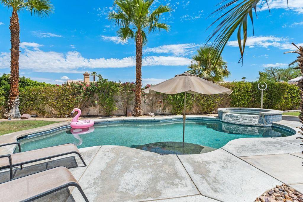 Residential Lease for rent at 170 Via Tramonto, Palm Desert CA featuring 3 beds and 2 baths
