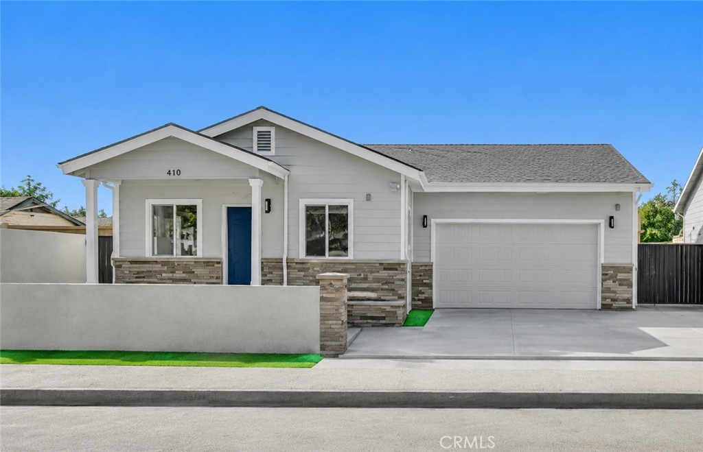 Residential Lease for rent at 610 W Hollyvale Street, Azusa CA featuring 2 beds and 2 baths