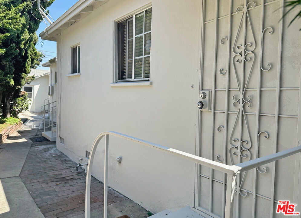 Residential Income for sale at 3848 Sawtelle Boulevard, Los Angeles, CA featuring 3 beds and 3 baths