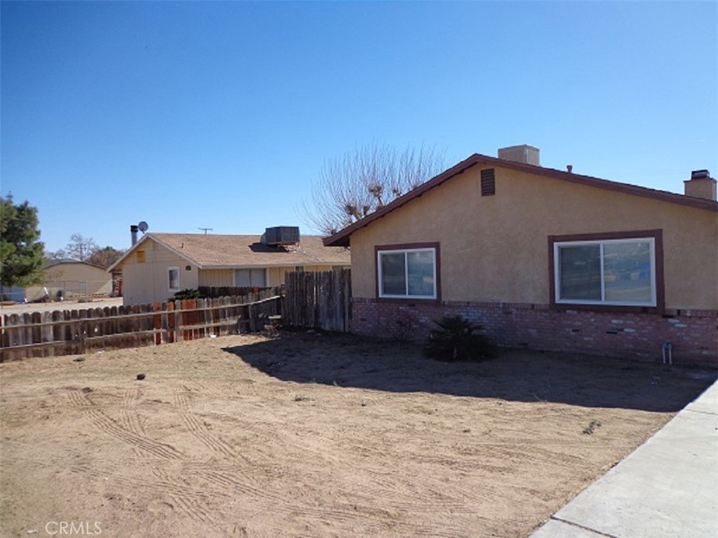 Residential Lease for rent at 20955 Little Beaver Road 2, Apple Valley CA featuring 2 beds and 1 bath
