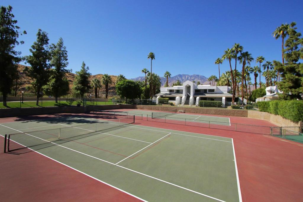 Residential Lease for rent at 5301 E Waverly Drive 192, Palm Springs CA featuring 2 beds and 2 baths