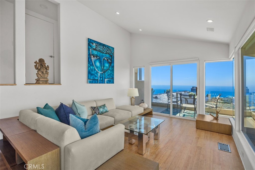 Residential Lease for rent at 1415 Skyline Drive, Laguna Beach CA featuring 3 beds and 4 baths