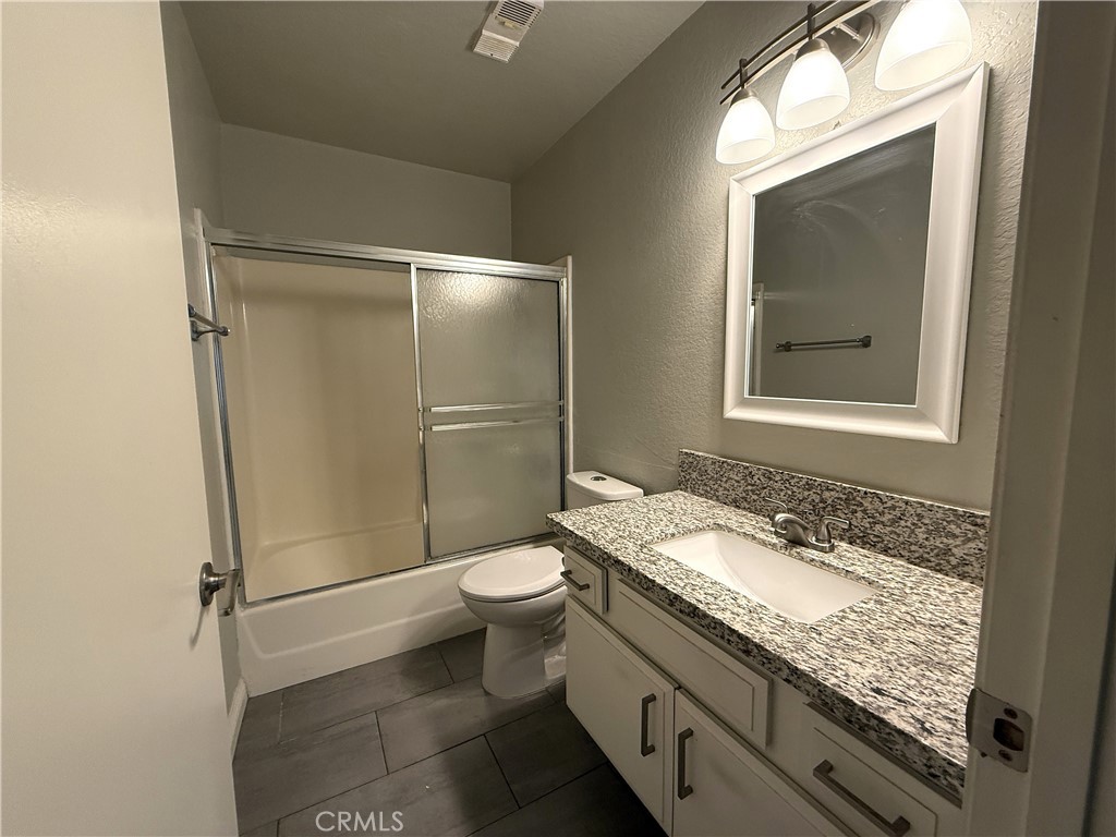 Residential Lease for rent at 22734 Lakeway 338, Diamond Bar CA featuring 1 bed and 1 bath