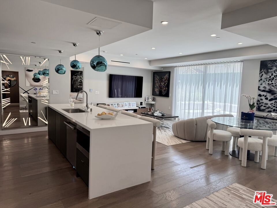 Residential Lease for rent at 1017 N Croft Avenue 103, Los Angeles CA featuring 2 beds and 3 baths