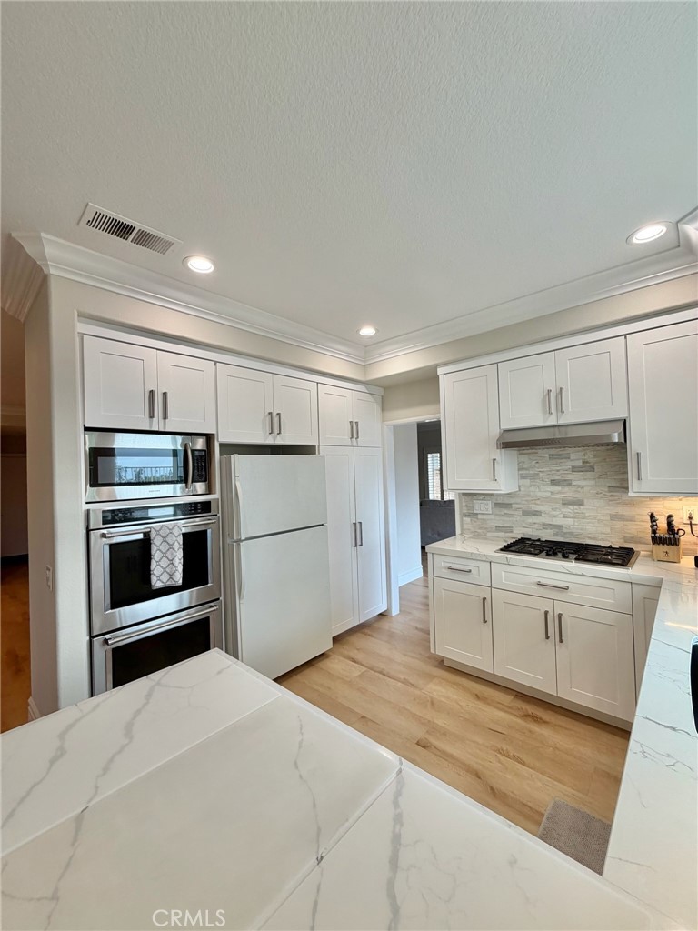 Residential Lease for rent at 10 Via Perico, Rancho Santa Margarita CA featuring 5 beds and 3 baths