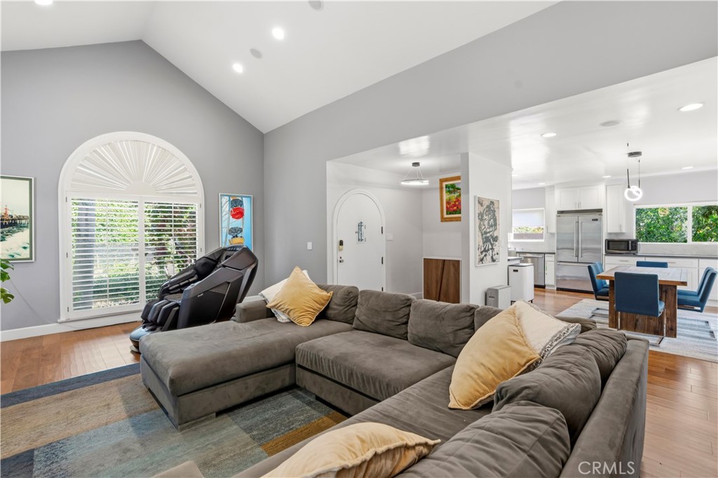 Single Family Residence for sale at 129 N Crescent Heights, Los Angeles, CA featuring 3 beds and 3 baths