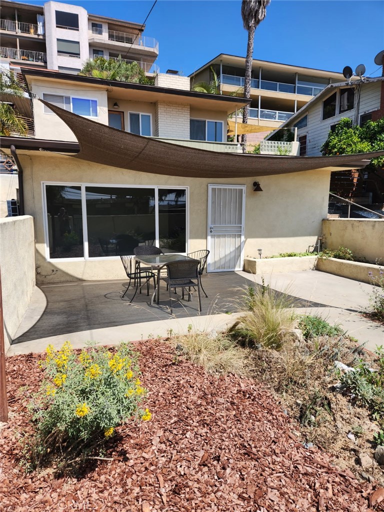 Residential Lease for rent at 1980 Stanley, Signal Hill CA featuring 1 bed and 1 bath
