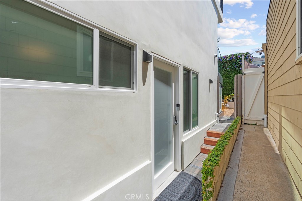 Residential Lease for rent at 149 Sunset Terrace, Laguna Beach CA and 1 bath