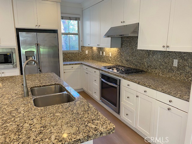 Residential Lease for rent at 67 Ashdale, Irvine CA featuring 4 beds and 3 baths