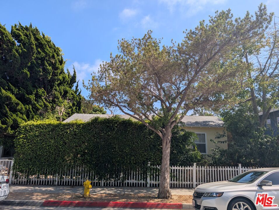 Residential Income for sale at 2832 Exposition Boulevard, Santa Monica CA featuring 6 beds and 4 baths