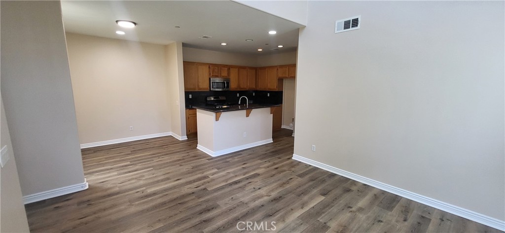 Residential Lease for rent at 1925 E Harvard Privado C, Ontario CA featuring 3 beds and 3 baths