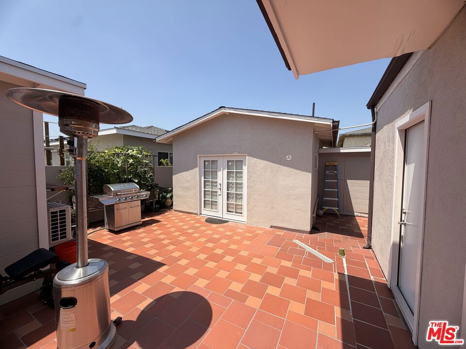 Residential Lease for rent at 10103 Washington St, Bellflower CA featuring 1 bed and 1 bath
