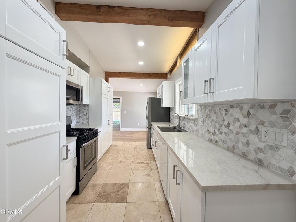 Residential Lease for rent at 4450 St Francis Place, La Canada Flintridge CA featuring 3 beds and 2 baths