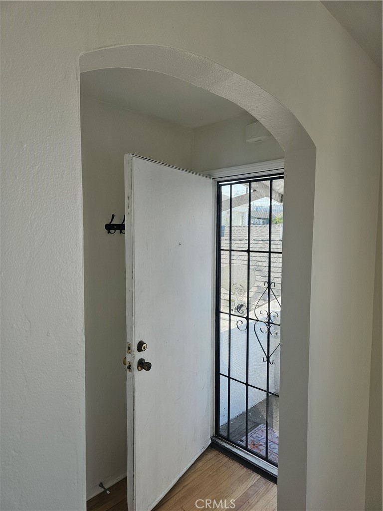 Residential Lease for rent at 1204 BONNIE BRAE, Hermosa Beach CA featuring 2 beds and 1 bath